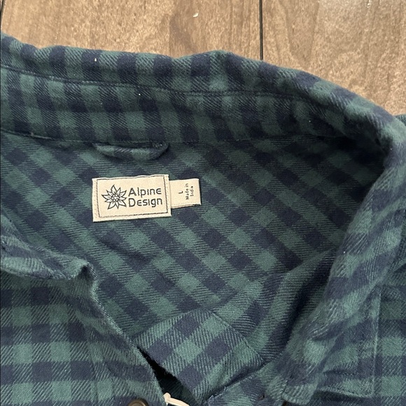 NWT Alpine Design women’s flannel button up green/navy lake size Large - Picture 4 of 5